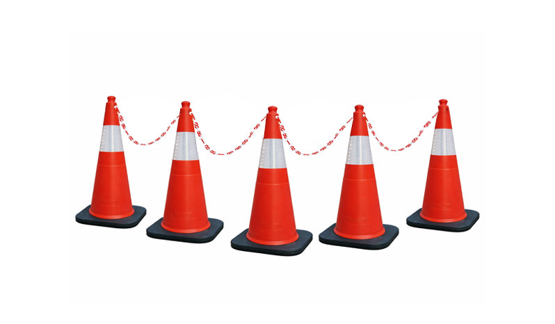 750 mm Height Rubber Base  (Weight – 3.5 kg)  Cones with 150 mm Reflective Tape – Pack of 5 Safety Cones with 10 Meter Plastic Chain.
